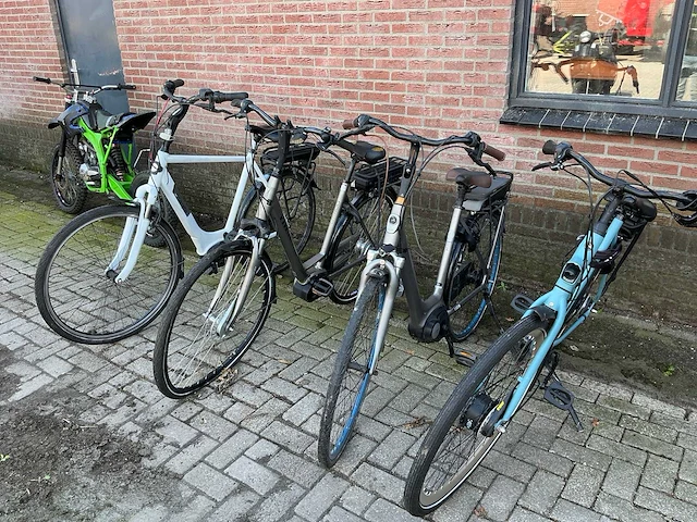 Gazelle, trek, elektrische fietsen (4x) - afbeelding 2 van  9