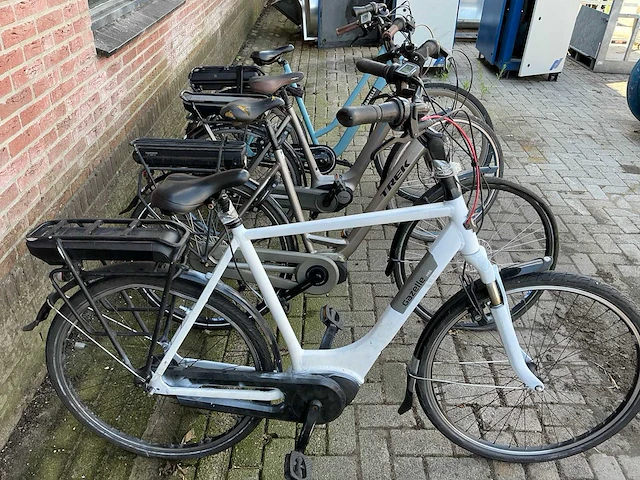 Gazelle, trek, elektrische fietsen (4x) - afbeelding 8 van  9