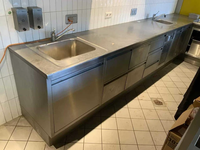 Gazi - lemmon yellow citroën 'h van' - food court inclusief keukenapparatuur - afbeelding 14 van  30