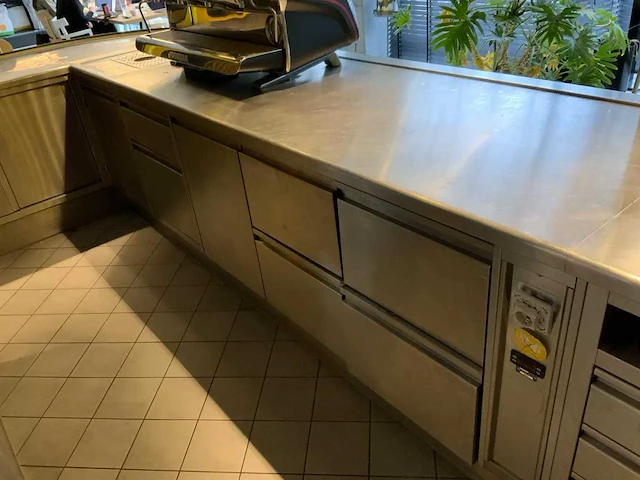 Gazi - lemmon yellow citroën 'h van' - food court inclusief keukenapparatuur - afbeelding 22 van  30