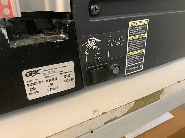 Gbc - magnapunch - papierponsmachine - afbeelding 4 van  5