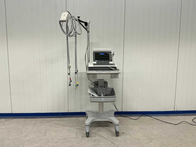 Ge healthcare - mac 5500 - elektrocardiograaf - afbeelding 1 van  3
