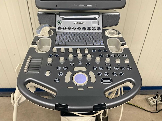 Ge healthcare - voluson s6 - echo toestel - afbeelding 2 van  8