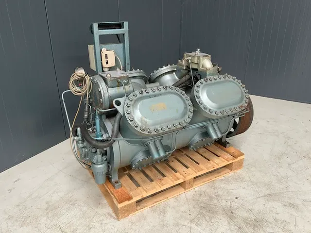 Gea/grasso 810 koelcompressor nh3 - afbeelding 4 van  8