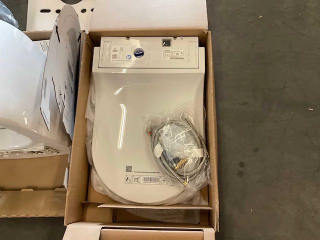 Geberit aqua clean douchetoilet - afbeelding 5 van  8