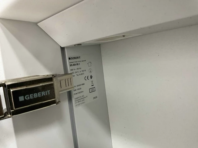 Geberit badkamerkast/medicijnkast met spiegels en verlichting - afbeelding 4 van  4
