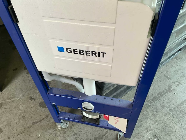 Geberit up320 inbouwreservoir - afbeelding 3 van  4