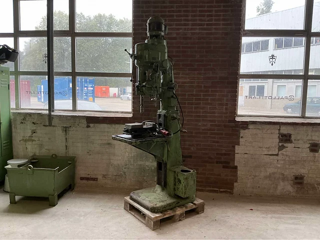Gebr. reinhold gera, georg stenzel berlin kolomboormachine met machinebankklem - afbeelding 1 van  26