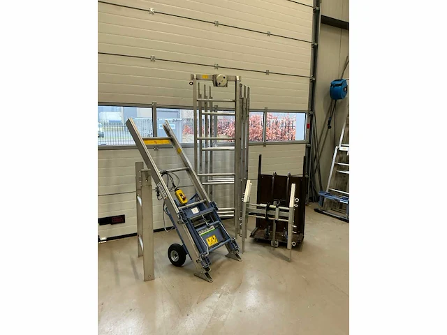 Geda - 2022 - standard 200 - ladderlift - afbeelding 2 van  8