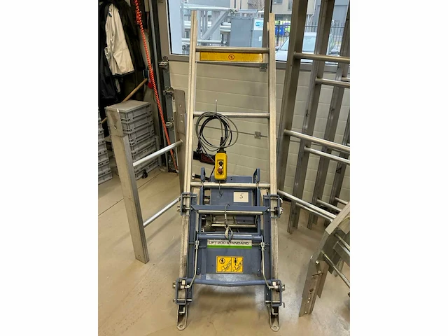 Geda - 2022 - standard 200 - ladderlift - afbeelding 4 van  8