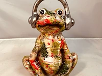 Gedecoreerd kikker sculptuur - afbeelding 1 van  4