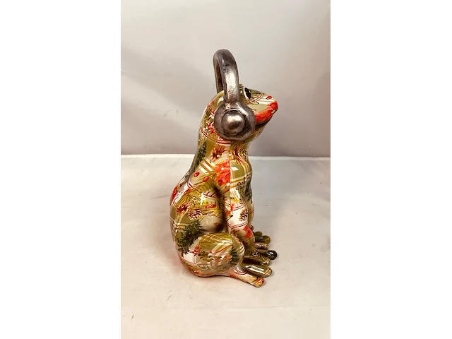 Gedecoreerd kikker sculptuur - afbeelding 2 van  4