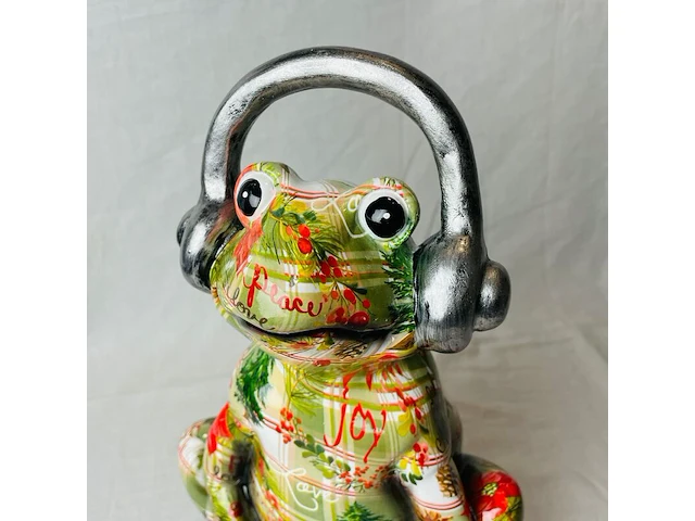 Gedecoreerd kikker sculptuur - afbeelding 2 van  5