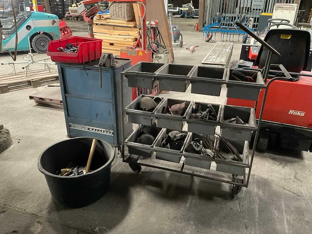 Gedore adjutant 1580 gereedschapswagen en divers - afbeelding 1 van  6