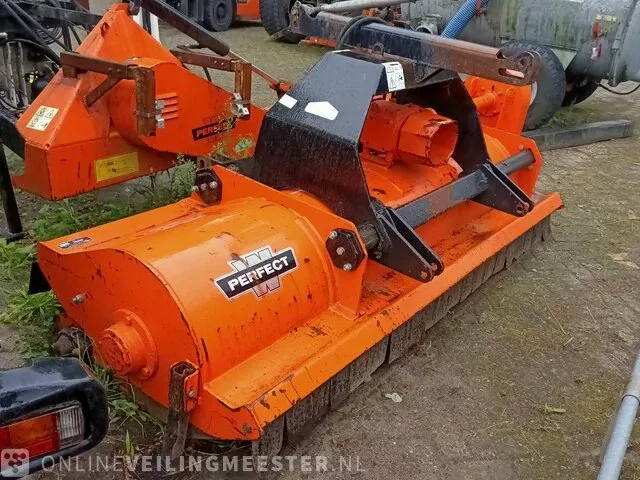 Gedragen klepelmaaier van wamel, km-245, bouwjaar 2013 - afbeelding 1 van  6
