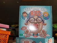 Geef oma een kus spel 1x - afbeelding 1 van  5