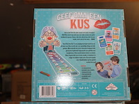 Geef oma een kus spel 1x - afbeelding 5 van  5