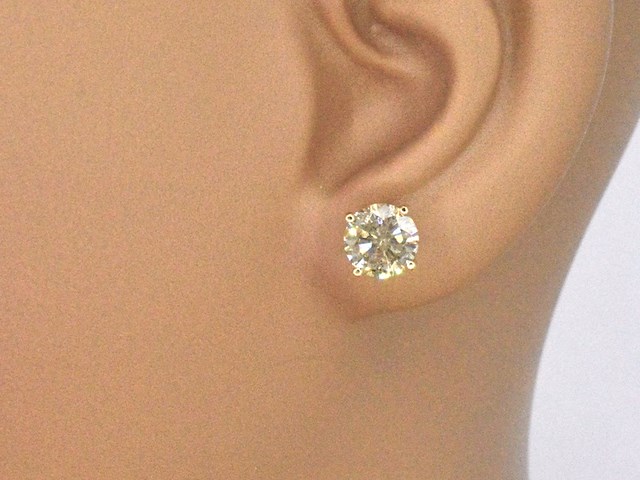 Geelgouden champagne gekleurde solitair oorbellen met 3.60 carat natuurlijke grote diamanten - afbeelding 2 van  8