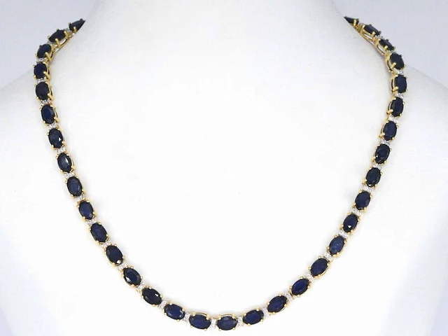 Geelgouden collier met diamanten en saffier - afbeelding 1 van  10
