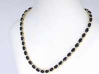 Geelgouden collier met diamanten en saffier - afbeelding 4 van  10