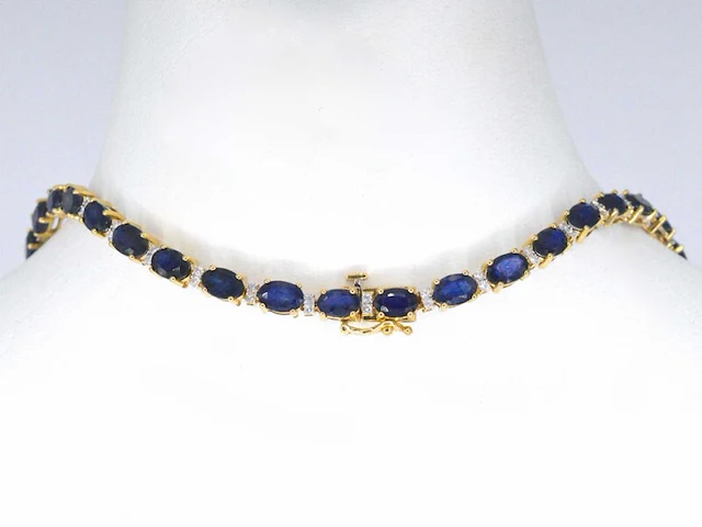 Geelgouden collier met diamanten en saffier - afbeelding 7 van  10