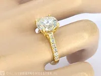 Geelgouden diamanten solitair ring met een grote diamant van 5.00 carat - afbeelding 2 van  9
