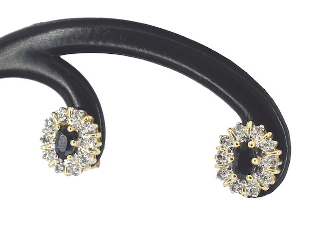 Geelgouden oorbellen met saffieren en diamanten - afbeelding 9 van  9