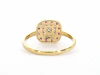 Geelgouden ring met diamanten en robijn - afbeelding 8 van  10