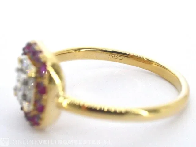 Geelgouden ring met diamanten en robijn - afbeelding 10 van  10