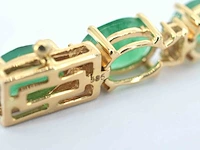 Geelgouden tennisarmband met diamanten en smaragden - afbeelding 7 van  7