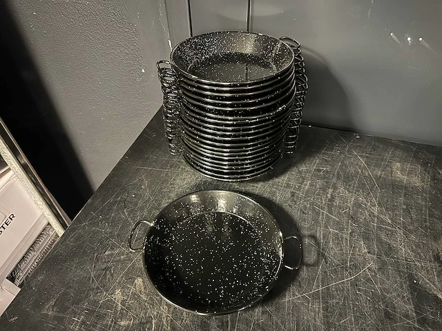 Geëmailleerde paella pannen (18x) - afbeelding 2 van  3