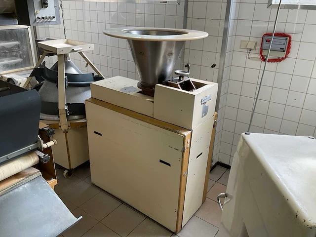 Gefra de ridder - bollen machine - bolletjes productielijn - afbeelding 8 van  11