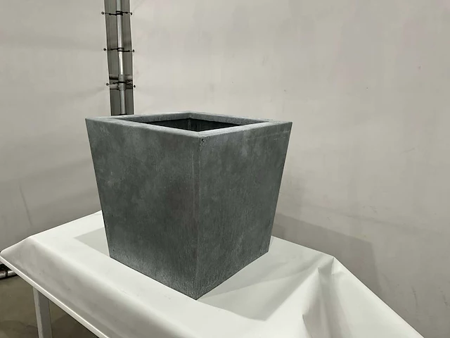 Gegalvaniseerde bloembak 60 cm - afbeelding 1 van  6