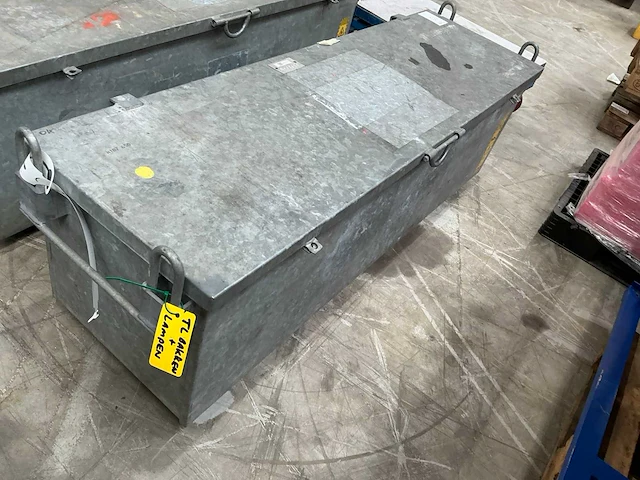 Gegalvaniseerde hijsbak met led lichtarmaturen - afbeelding 4 van  6