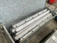 Gegalvaniseerde hijsbak met led lichtarmaturen - afbeelding 1 van  3