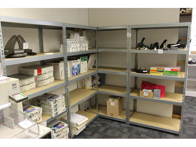 Gegalvaniseerde magazijnstelling 4-delig. afmeting per deel 92 x 46 cm. hoogte 180 cm. exclusief inhoud - afbeelding 2 van  5