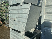 Gegalvaniseerde stapelbare kantelbak (5x) met traverse - afbeelding 12 van  14