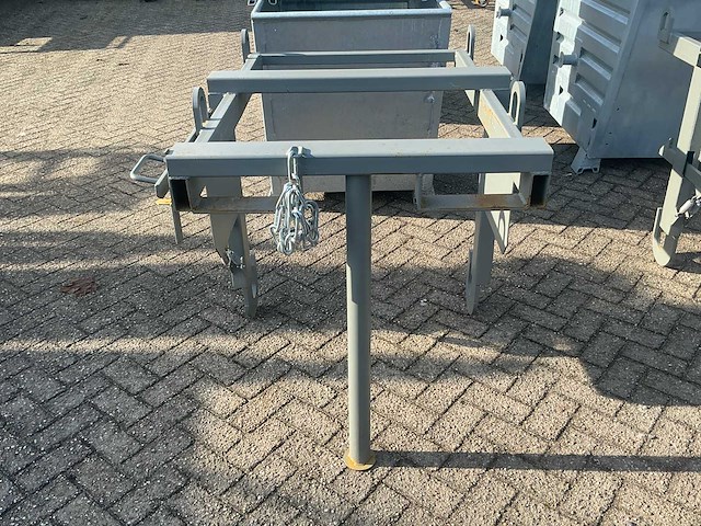 Gegalvaniseerde stapelbare kantelbak (5x) met traverse - afbeelding 14 van  14