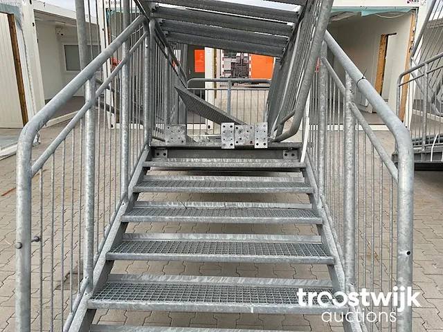 Gegalvaniseerde trap - afbeelding 5 van  6