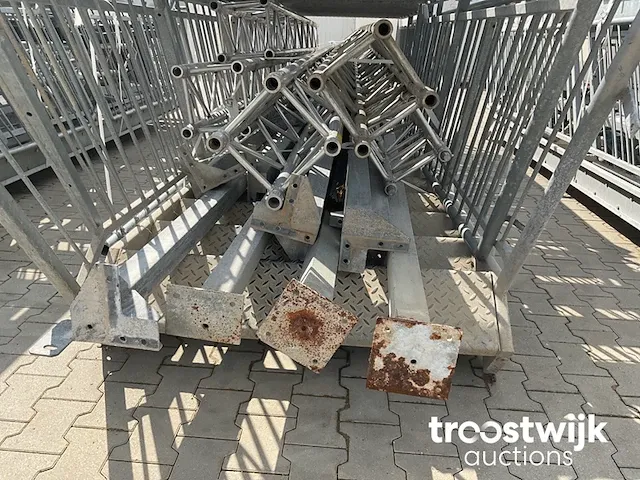 Gegalvaniseerde trap - afbeelding 5 van  8