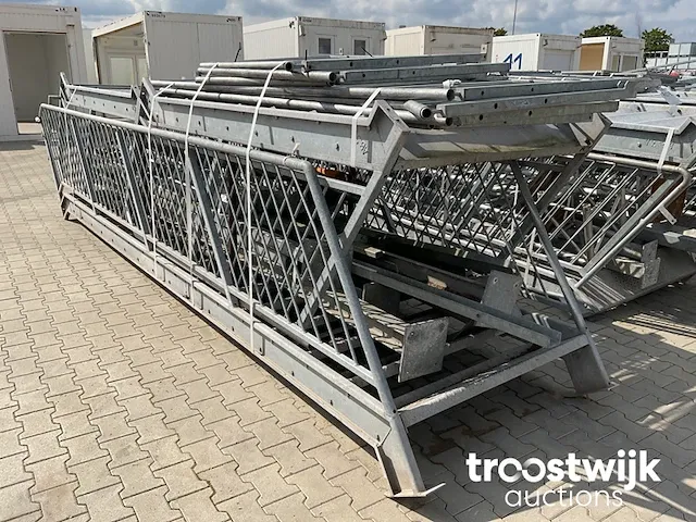 Gegalvaniseerde trap - afbeelding 3 van  7