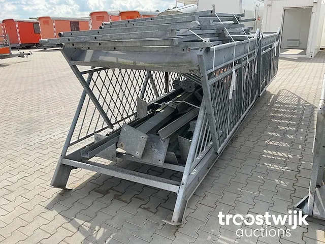 Gegalvaniseerde trap - afbeelding 4 van  7