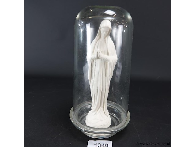 Geglazuurd terracotta maria onder glazen stolp - afbeelding 1 van  5