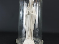 Geglazuurd terracotta maria onder glazen stolp - afbeelding 2 van  5