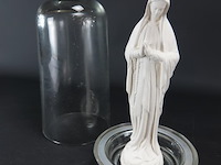 Geglazuurd terracotta maria onder glazen stolp - afbeelding 3 van  5