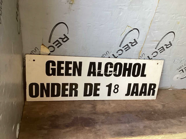 Geïsoleerde aanhangwagen - afbeelding 11 van  19