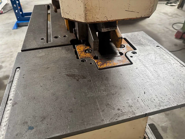 Geka - 2008 - hyd 80 - pons- en knipmachine - afbeelding 6 van  9