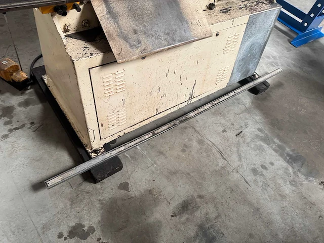 Geka - 2008 - hyd 80 - pons- en knipmachine - afbeelding 8 van  9