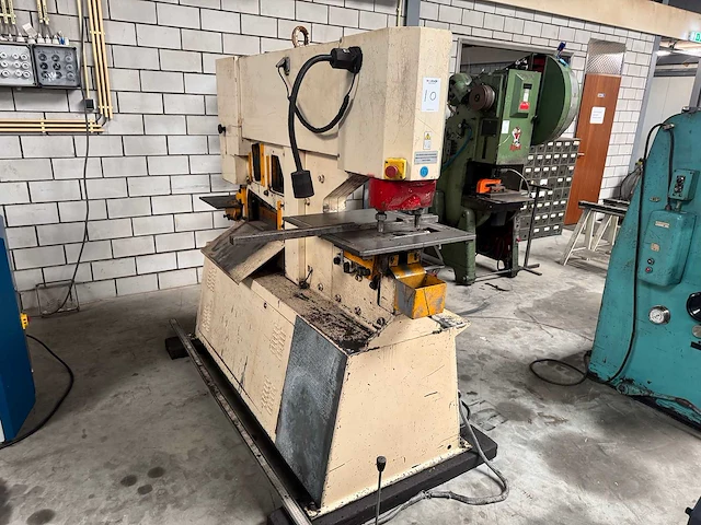 Geka - 2008 - hydracrop 80sd - pons- en knipmachine - afbeelding 1 van  9