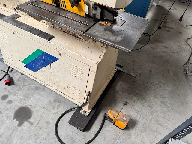 Geka - 2008 - hydracrop 80sd - pons- en knipmachine - afbeelding 6 van  9